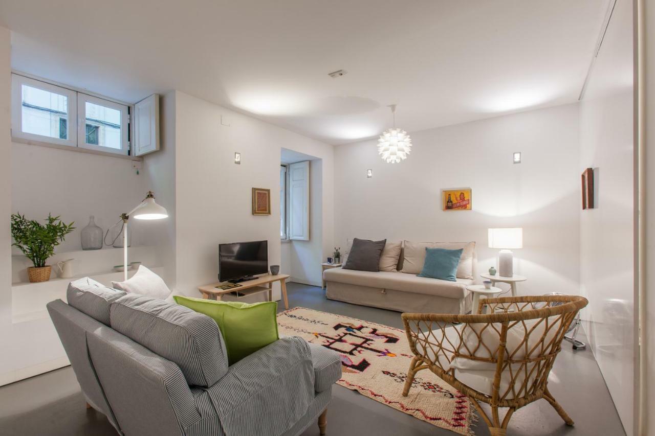 Renovated Apart With Private Courtyard, By Timecooler Лиссабон Экстерьер фото