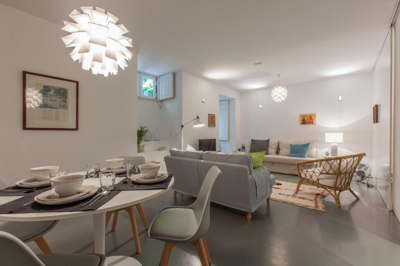 Renovated Apart With Private Courtyard, By Timecooler Лиссабон Экстерьер фото